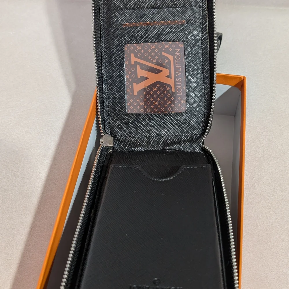 Louis Vuitton Damier Graphite Wallet with Silver Accents - Picture 7 of 12